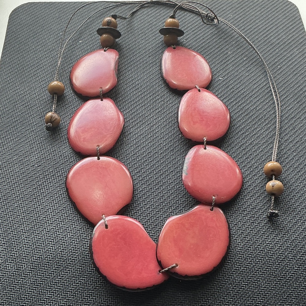 Elegant Pink Beaded Necklace